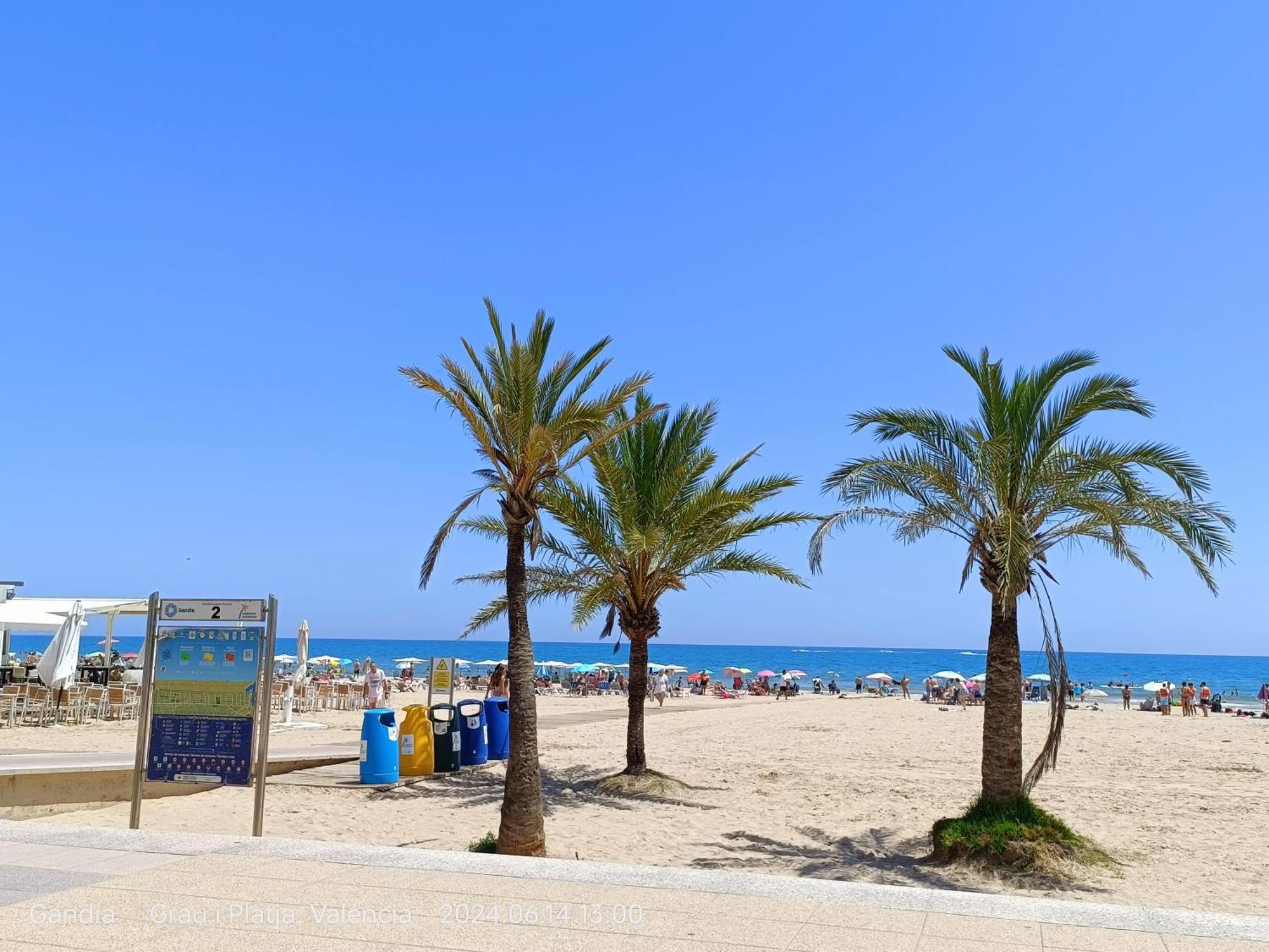 Mare De Deu, Vivienda Vacacional Para Familias Y Mayores De 25 Anos En El Grao De Gandia-Playa Playa de Gandia Kültér fotó